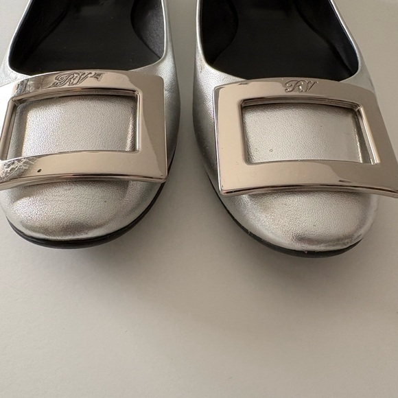 Roger Vivier Silver Flats with Engraved Buckle - Picture 5 of 9